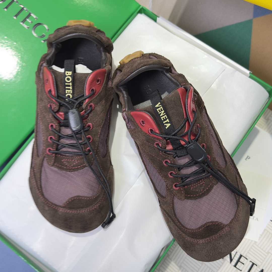 顶级版本:情侣款 Bottega Veneta 葆蝶家BV最新款Orbit Flash系列 情侣款 复古 网面 休闲 顶级版本:情侣款 Bottega Veneta 葆蝶家BV最新款Orbit Flash系列 情侣款 复古 网面 休闲
