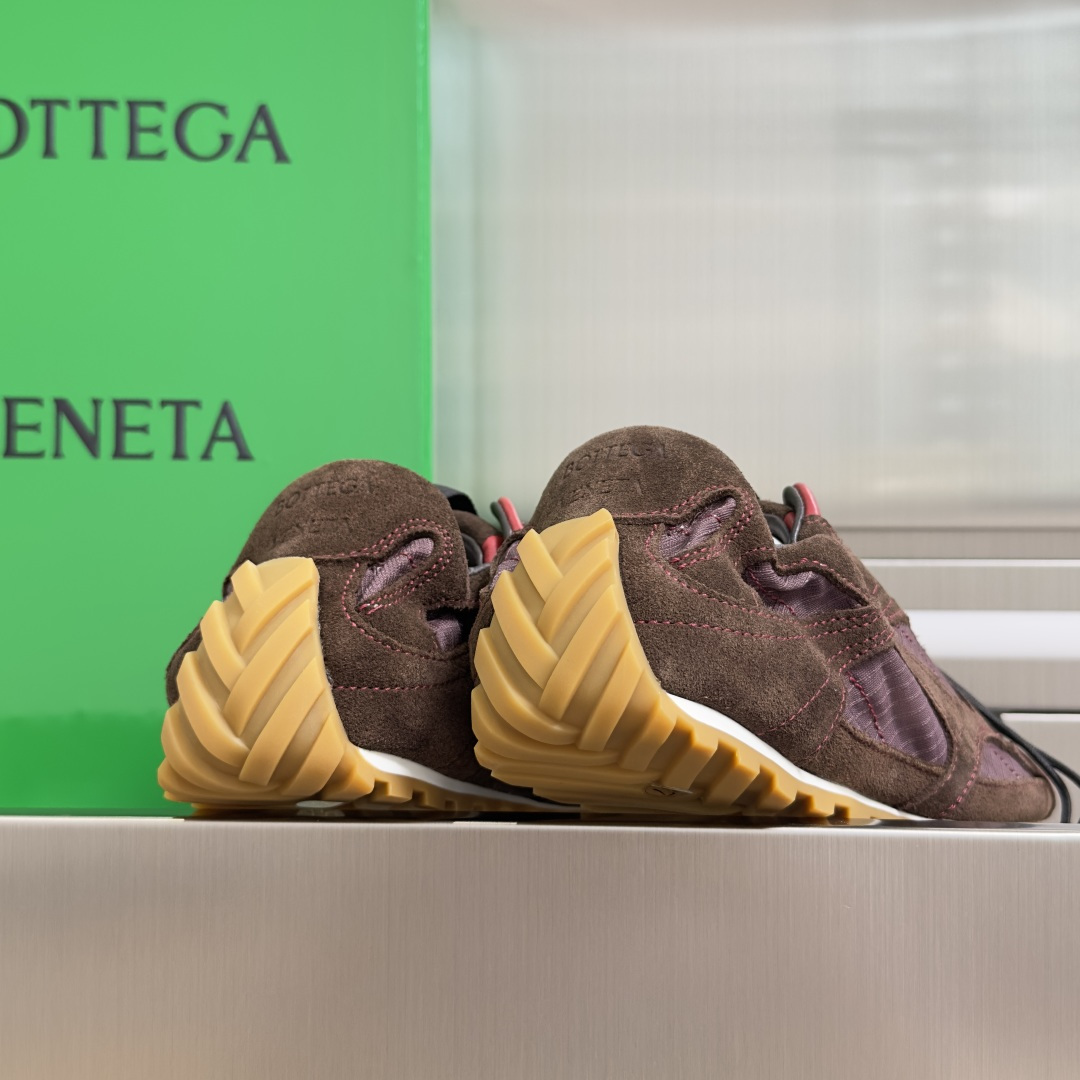 顶级版本:情侣款 Bottega Veneta 葆蝶家BV最新款Orbit Flash系列 情侣款 复古 网面 休闲 顶级版本:情侣款 Bottega Veneta 葆蝶家BV最新款Orbit Flash系列 情侣款 复古 网面 休闲