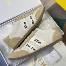 顶级版本:女款 Dior迪奥 最新Ribbon系列 休闲 运动鞋 德训鞋 阿甘鞋 这款 Dior Ribbon 运动鞋由 顶级版本:女款 Dior迪奥 最新Ribbon系列 休闲 运动鞋 德训鞋 阿甘鞋 这款 Dior Ribbon 运动鞋由