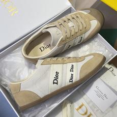 顶级版本:女款 Dior迪奥 最新Ribbon系列 休闲 运动鞋 德训鞋 阿甘鞋 这款 Dior Ribbon 运动鞋由 顶级版本:女款 Dior迪奥 最新Ribbon系列 休闲 运动鞋 德训鞋 阿甘鞋 这款 Dior Ribbon 运动鞋由