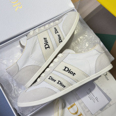 顶级版本:女款 Dior迪奥 最新Ribbon系列 休闲 运动鞋 德训鞋 阿甘鞋 这款 Dior Ribbon 运动鞋由 顶级版本:女款 Dior迪奥 最新Ribbon系列 休闲 运动鞋 德训鞋 阿甘鞋 这款 Dior Ribbon 运动鞋由