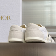 顶级版本:女款 Dior迪奥 最新Ribbon系列 休闲 运动鞋 德训鞋 阿甘鞋 这款 Dior Ribbon 运动鞋由 顶级版本:女款 Dior迪奥 最新Ribbon系列 休闲 运动鞋 德训鞋 阿甘鞋 这款 Dior Ribbon 运动鞋由