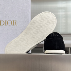 顶级版本:女款 Dior迪奥 最新Ribbon系列 休闲 运动鞋 德训鞋 阿甘鞋 这款 Dior Ribbon 运动鞋由 顶级版本:女款 Dior迪奥 最新Ribbon系列 休闲 运动鞋 德训鞋 阿甘鞋 这款 Dior Ribbon 运动鞋由