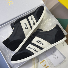 顶级版本:女款 Dior迪奥 最新Ribbon系列 休闲 运动鞋 德训鞋 阿甘鞋 这款 Dior Ribbon 运动鞋由 顶级版本:女款 Dior迪奥 最新Ribbon系列 休闲 运动鞋 德训鞋 阿甘鞋 这款 Dior Ribbon 运动鞋由