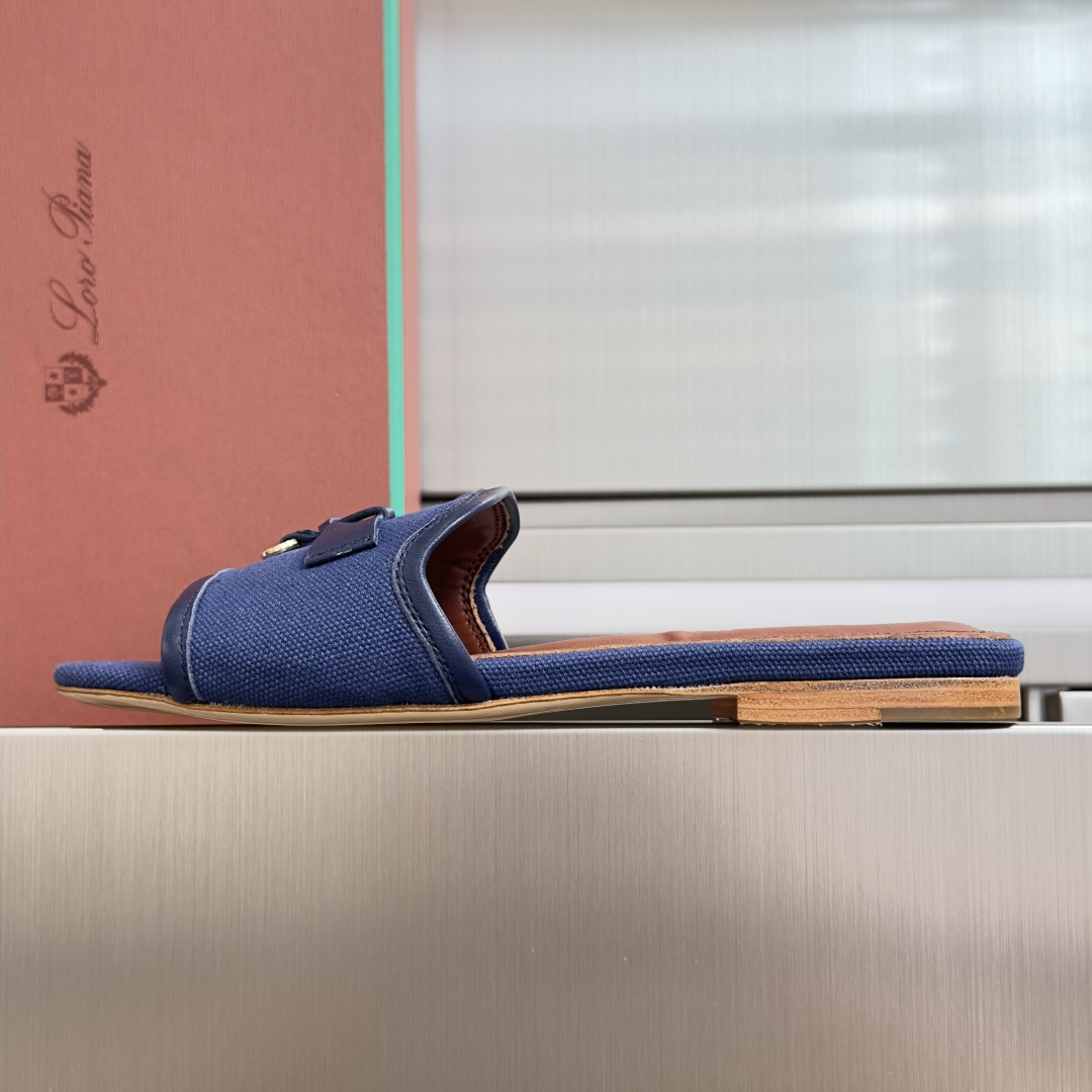 Loro Piana Loro Piana 诺悠翩雅LP 最新 Summer Charms系列 平底 凉拖鞋