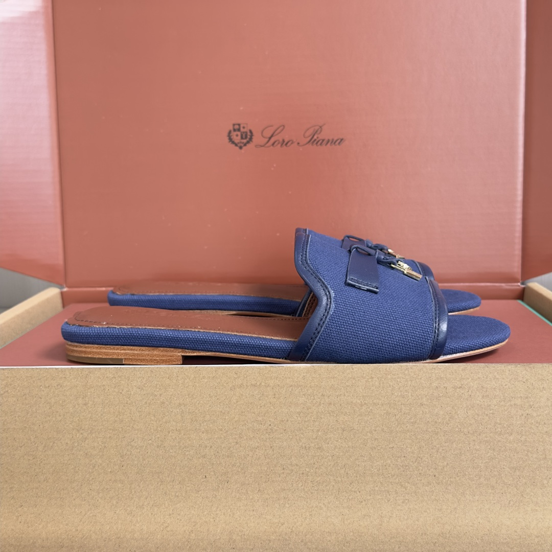 Loro Piana Loro Piana 诺悠翩雅LP 最新 Summer Charms系列 平底 凉拖鞋