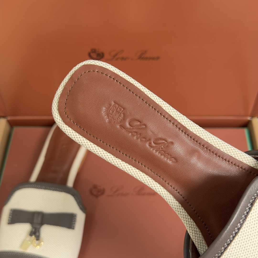 Loro Piana Loro Piana 诺悠翩雅LP 最新 Summer Charms系列 平底 凉拖鞋