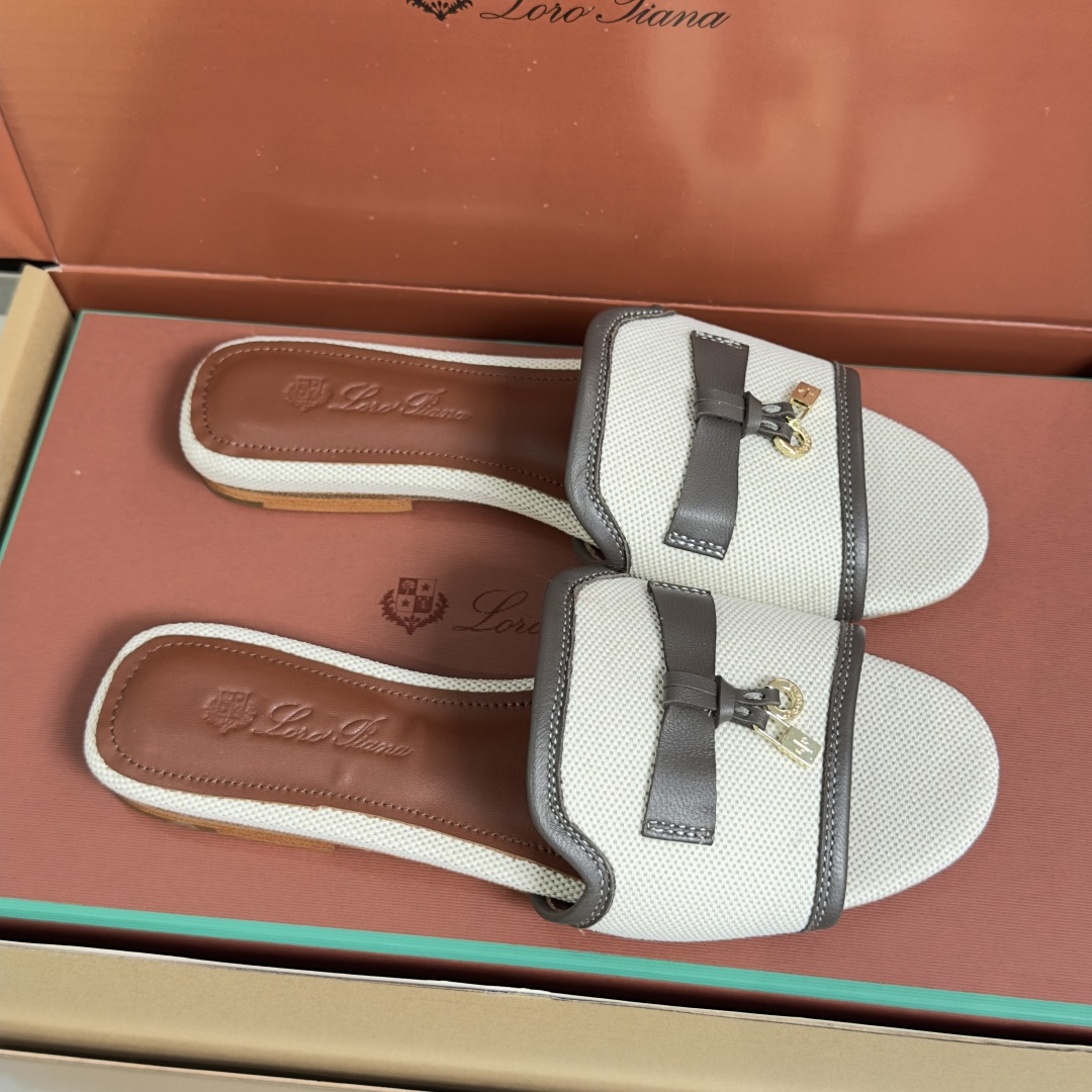 Loro Piana Loro Piana 诺悠翩雅LP 最新 Summer Charms系列 平底 凉拖鞋