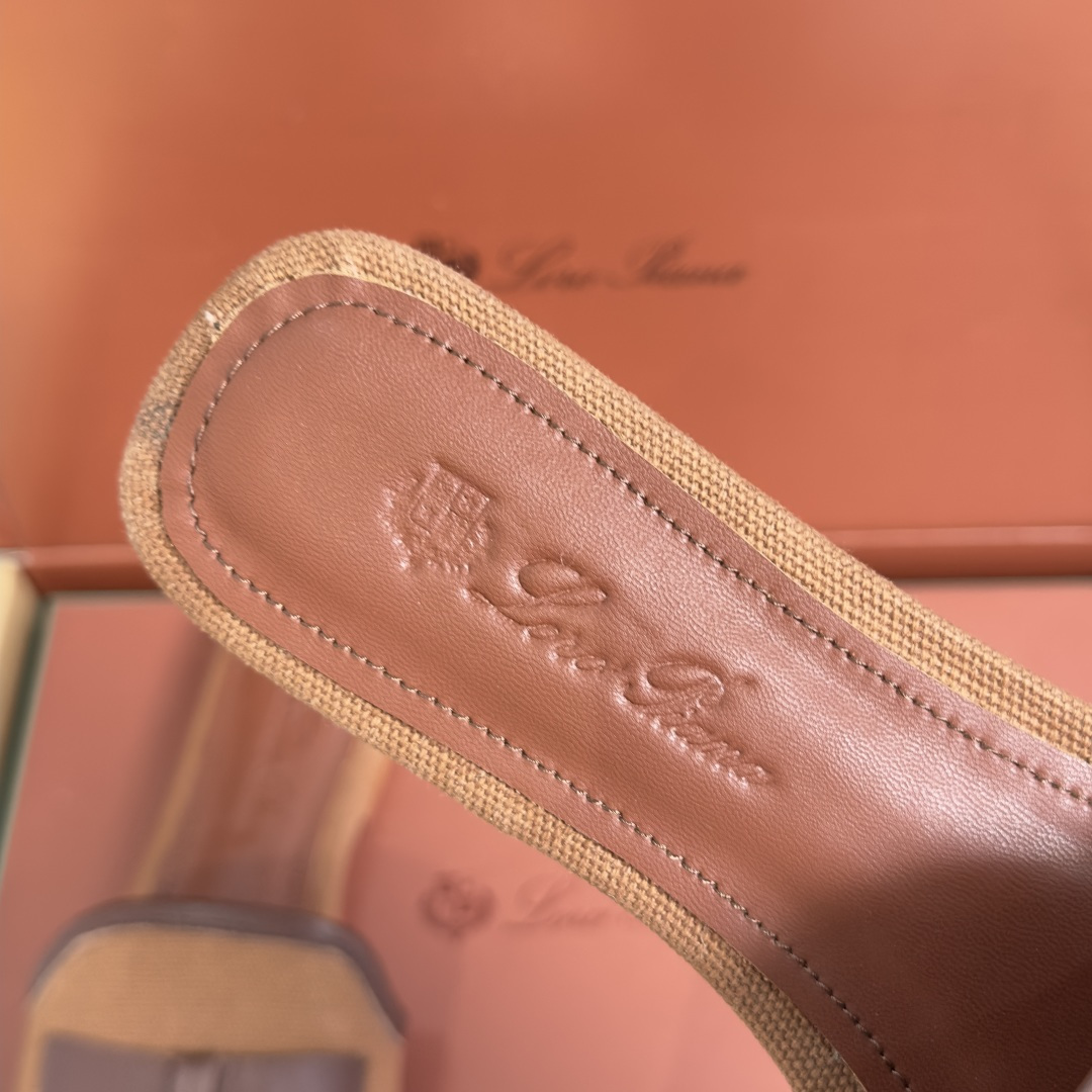 Loro Piana Loro Piana 诺悠翩雅LP 最新 Summer Charms系列 平底 凉拖鞋