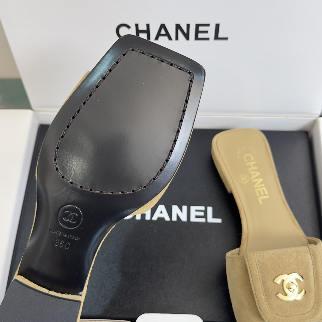 Chanel Chanel香奈儿 小香 夏季 新款 书包扣 方头 凉拖鞋
