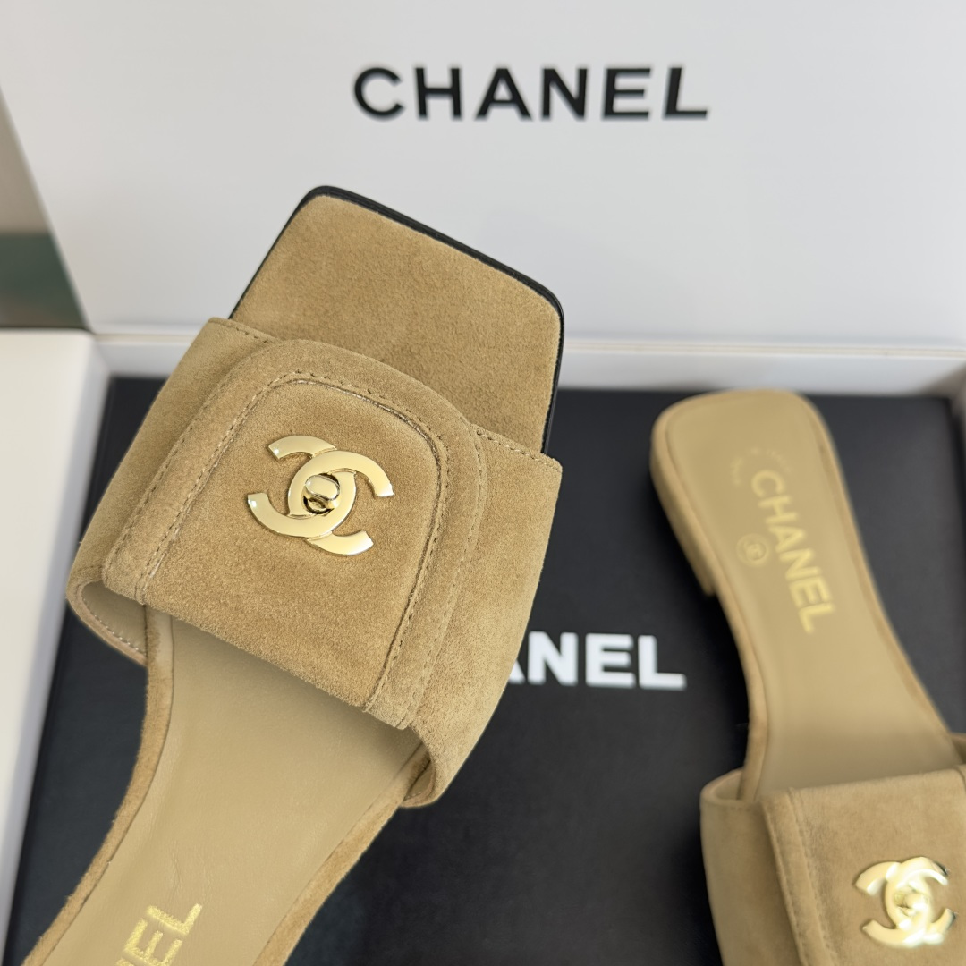 Chanel Chanel香奈儿 小香 夏季 新款 书包扣 方头 凉拖鞋
