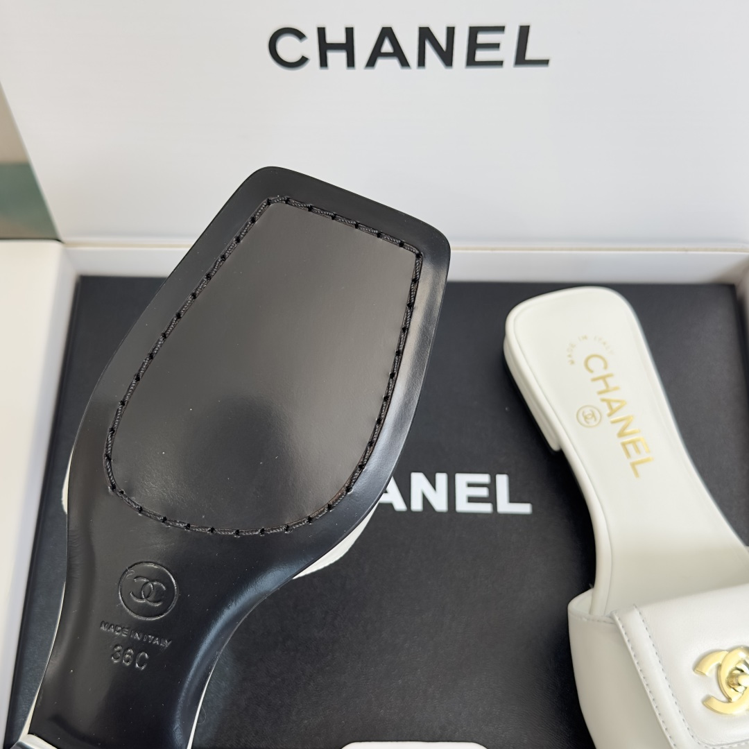 Chanel Chanel香奈儿 小香 夏季 新款 书包扣 方头 凉拖鞋