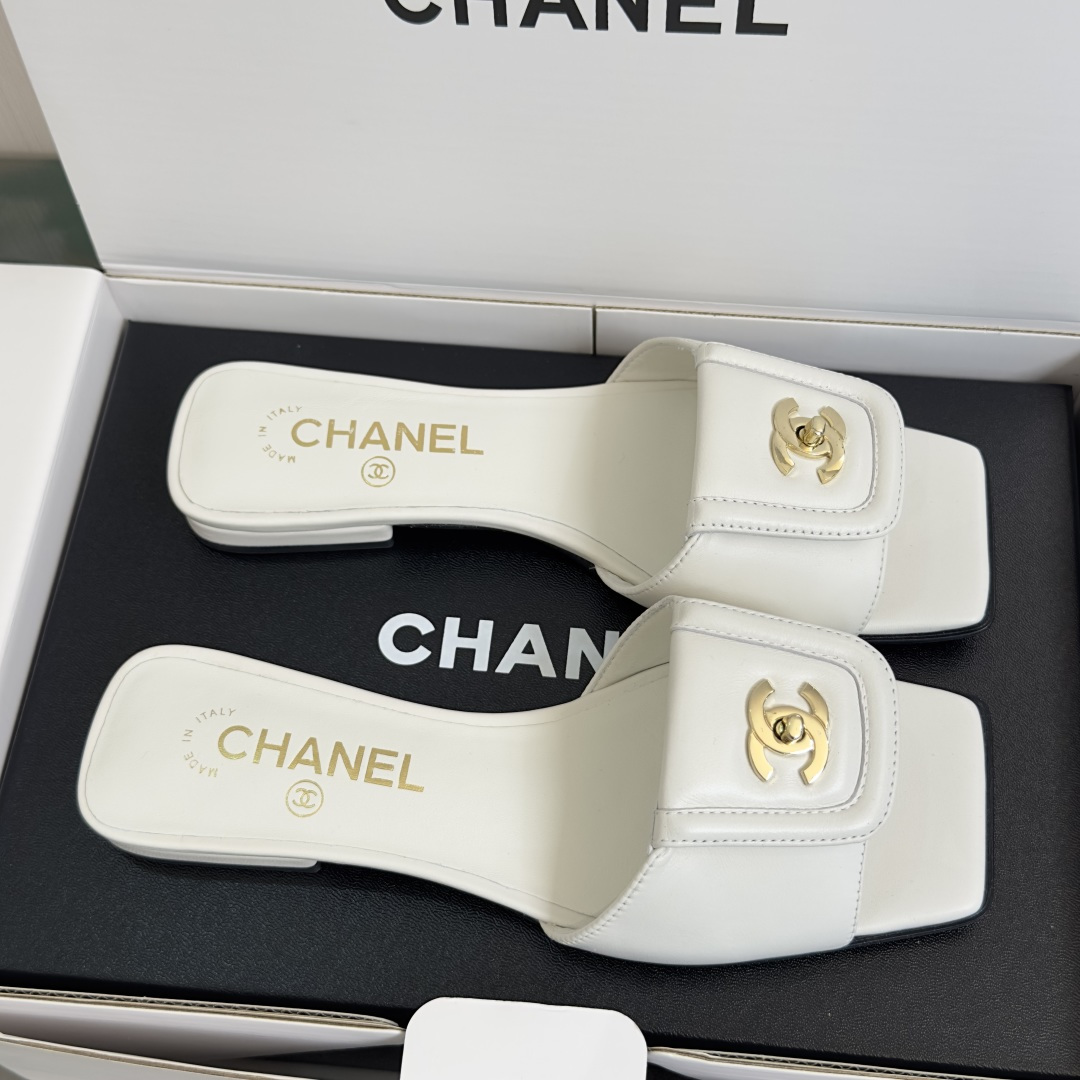 Chanel Chanel香奈儿 小香 夏季 新款 书包扣 方头 凉拖鞋