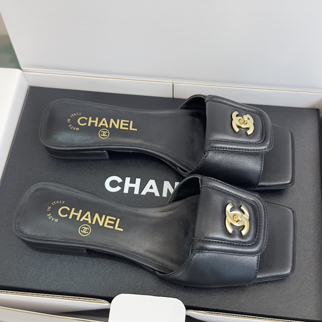 Chanel Chanel香奈儿 小香 夏季 新款 书包扣 方头 凉拖鞋
