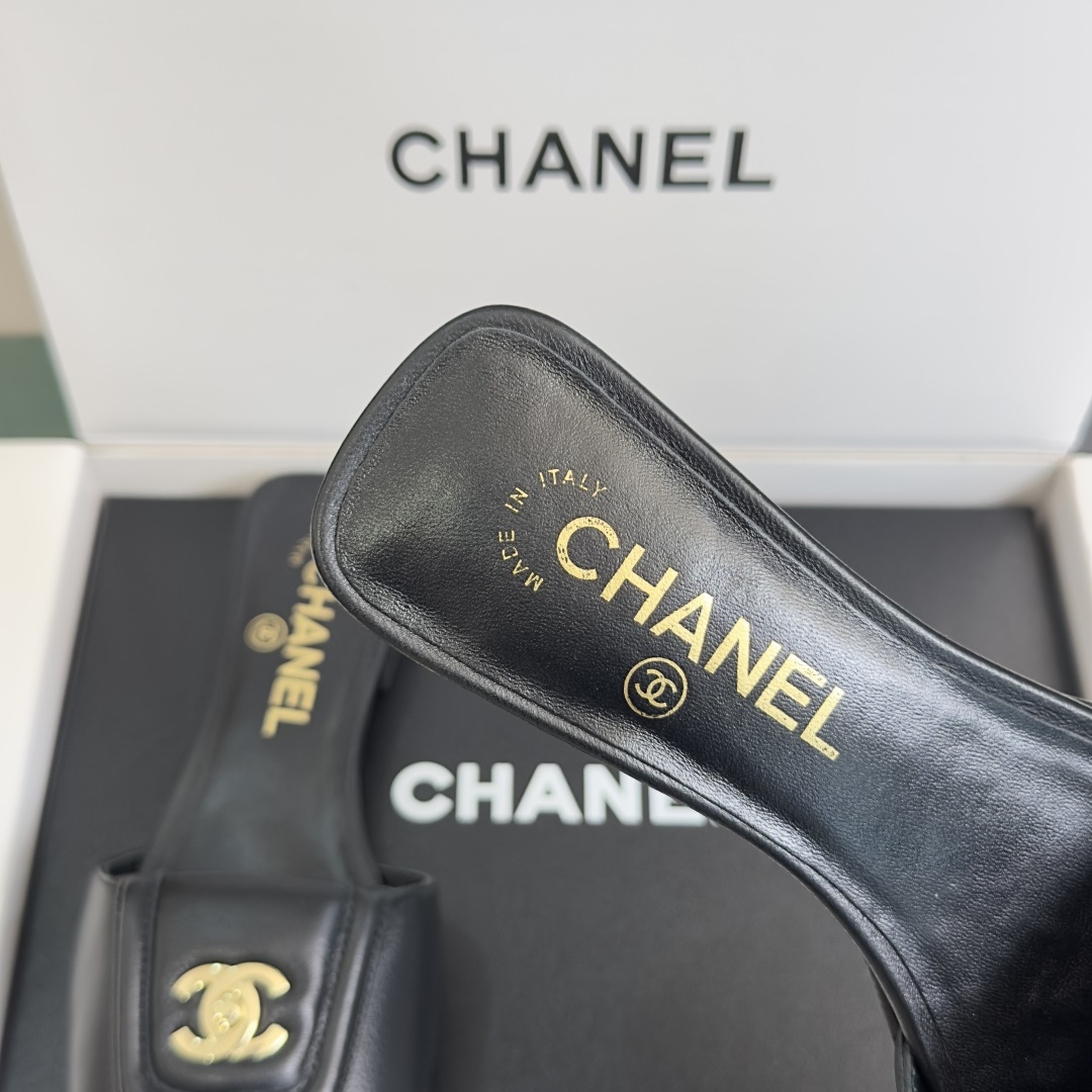 Chanel Chanel香奈儿 小香 夏季 新款 书包扣 方头 凉拖鞋