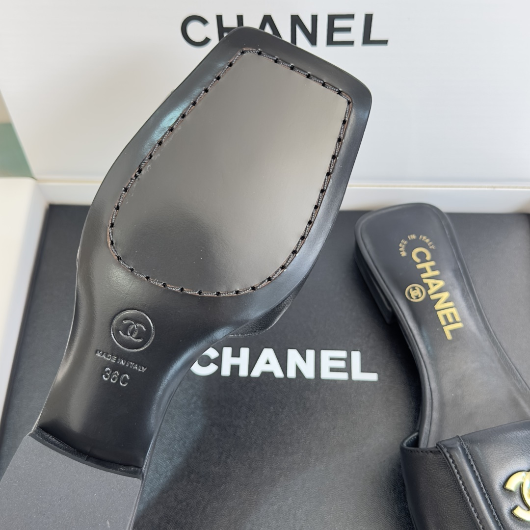 Chanel Chanel香奈儿 小香 夏季 新款 书包扣 方头 凉拖鞋