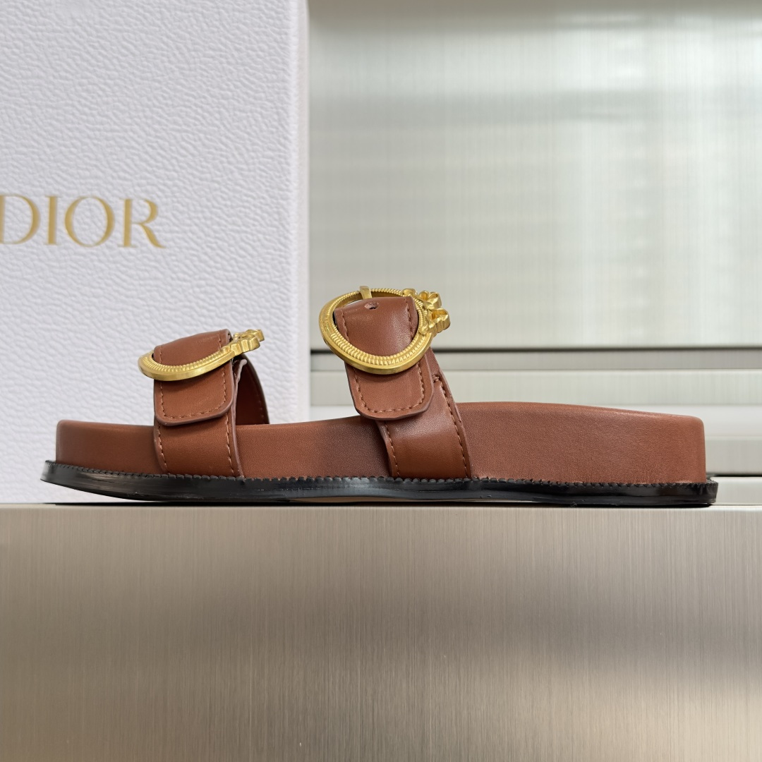 Dior Dior 迪奥Medaillon Buckle 系列 厚底 凉拖鞋 沙滩鞋