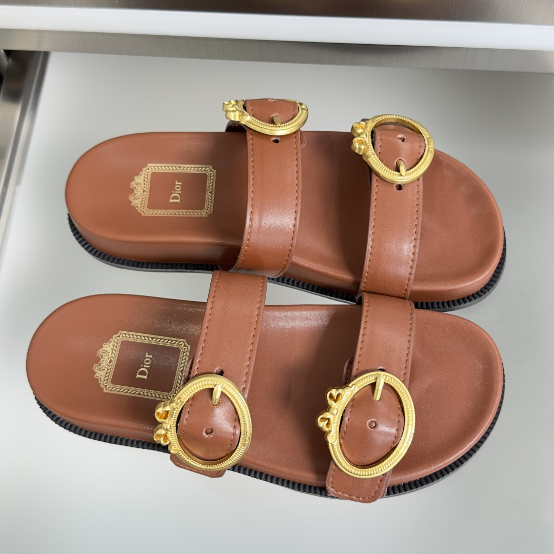 Dior Dior 迪奥Medaillon Buckle 系列 厚底 凉拖鞋 沙滩鞋