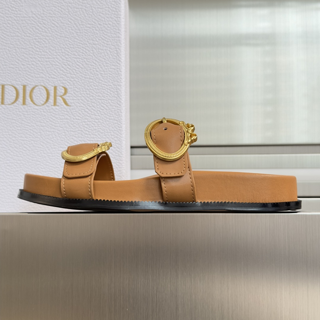 Dior Dior 迪奥Medaillon Buckle 系列 厚底 凉拖鞋 沙滩鞋
