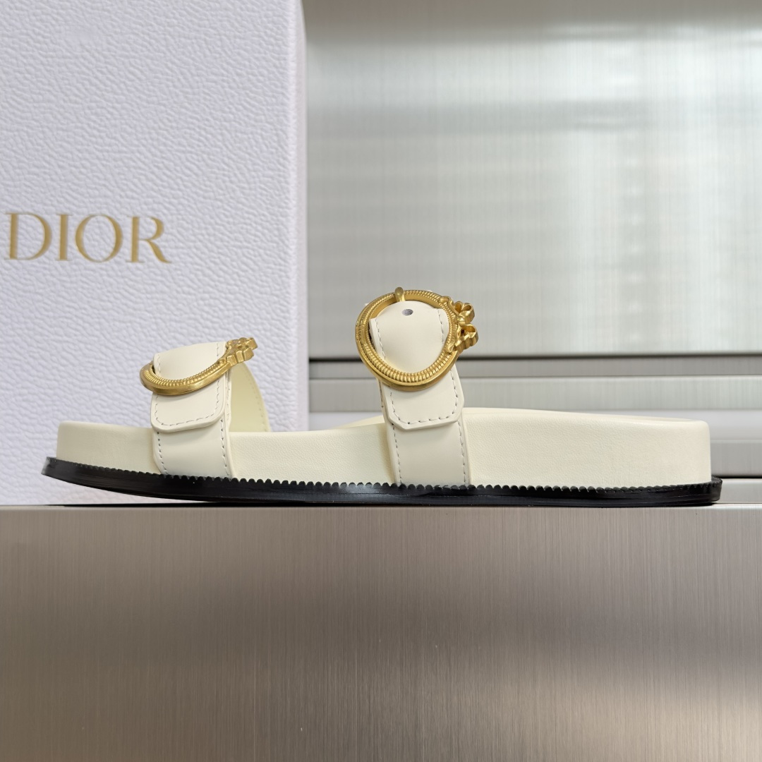 Dior Dior 迪奥Medaillon Buckle 系列 厚底 凉拖鞋 沙滩鞋