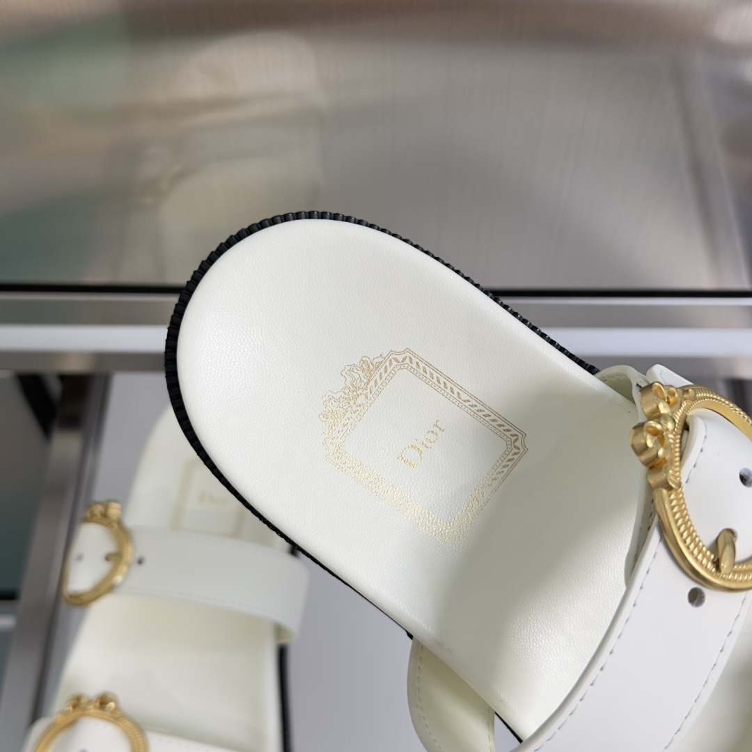 Dior Dior 迪奥Medaillon Buckle 系列 厚底 凉拖鞋 沙滩鞋