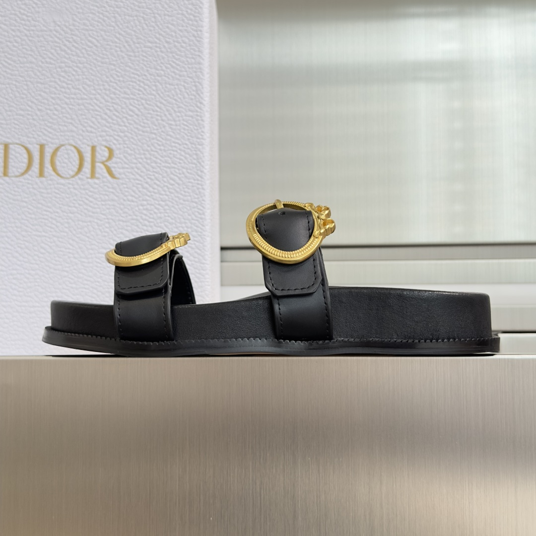 Dior Dior 迪奥Medaillon Buckle 系列 厚底 凉拖鞋 沙滩鞋