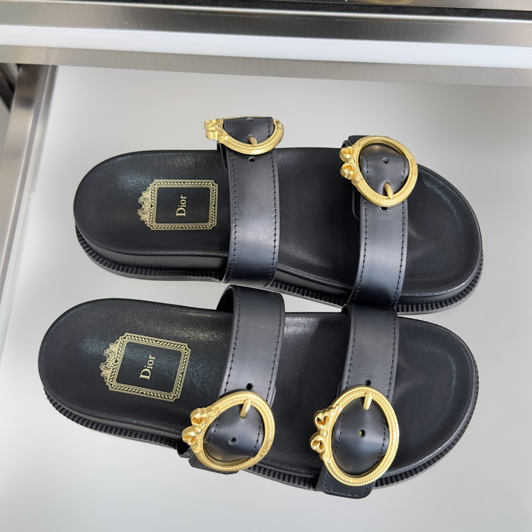 Dior Dior 迪奥Medaillon Buckle 系列 厚底 凉拖鞋 沙滩鞋