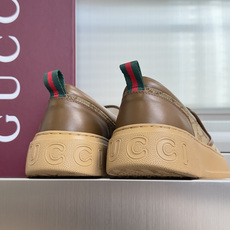 顶级版本:男款Gucci 古驰 Chunky B系列 情侣款 厚底 休闲 运动鞋 乐福鞋品牌经典织带元素 顶级版本:男款Gucci 古驰 Chunky B系列 情侣款 厚底 休闲 运动鞋 乐福鞋品牌经典织带元素