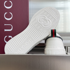 顶级版本:男款Gucci 古驰 Chunky B系列 情侣款 厚底 休闲 运动鞋 乐福鞋品牌经典织带元素 顶级版本:男款Gucci 古驰 Chunky B系列 情侣款 厚底 休闲 运动鞋 乐福鞋品牌经典织带元素