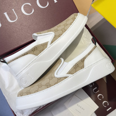 顶级版本:男款Gucci 古驰 Chunky B系列 情侣款 厚底 休闲 运动鞋 乐福鞋品牌经典织带元素 顶级版本:男款Gucci 古驰 Chunky B系列 情侣款 厚底 休闲 运动鞋 乐福鞋品牌经典织带元素