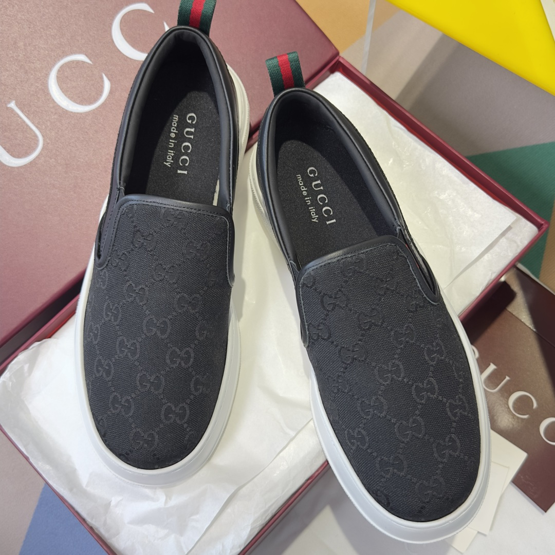 顶级版本:男款Gucci 古驰 Chunky B系列 情侣款 厚底 休闲 运动鞋 乐福鞋品牌经典织带元素 顶级版本:男款Gucci 古驰 Chunky B系列 情侣款 厚底 休闲 运动鞋 乐福鞋品牌经典织带元素