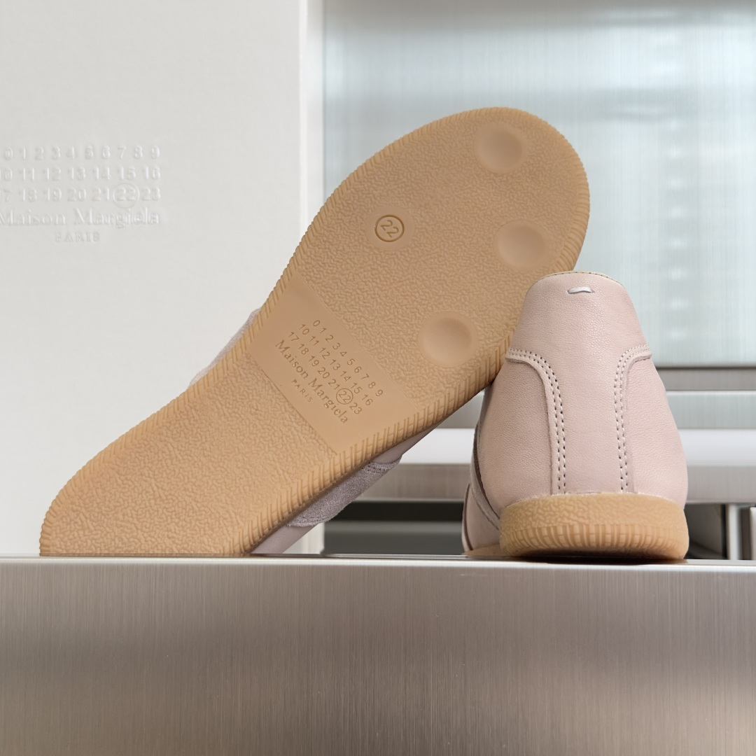 顶级版本:情侣款MaisonMargiela MM6 马吉拉 情侣款 德训鞋 休闲 运动鞋原版购入开发 顶级版本:情侣款MaisonMargiela MM6 马吉拉 情侣款 德训鞋 休闲 运动鞋原版购入开发
