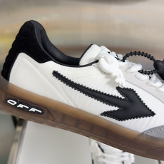 顶级版本:男款Off-White™最新End Of Play系列 厚底 箭头 休闲 运动鞋 滑板鞋这款E 顶级版本:男款Off-White™最新End Of Play系列 厚底 箭头 休闲 运动鞋 滑板鞋这款E