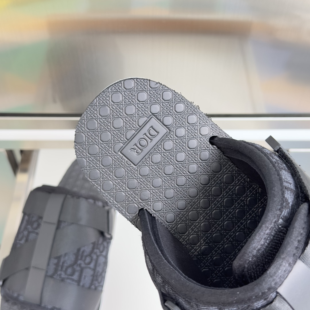 顶级版本：男款Dior迪奥 Alpha系列 厚底 魔术贴 休闲 老花 拖鞋 凉鞋 这款 Dior Alp