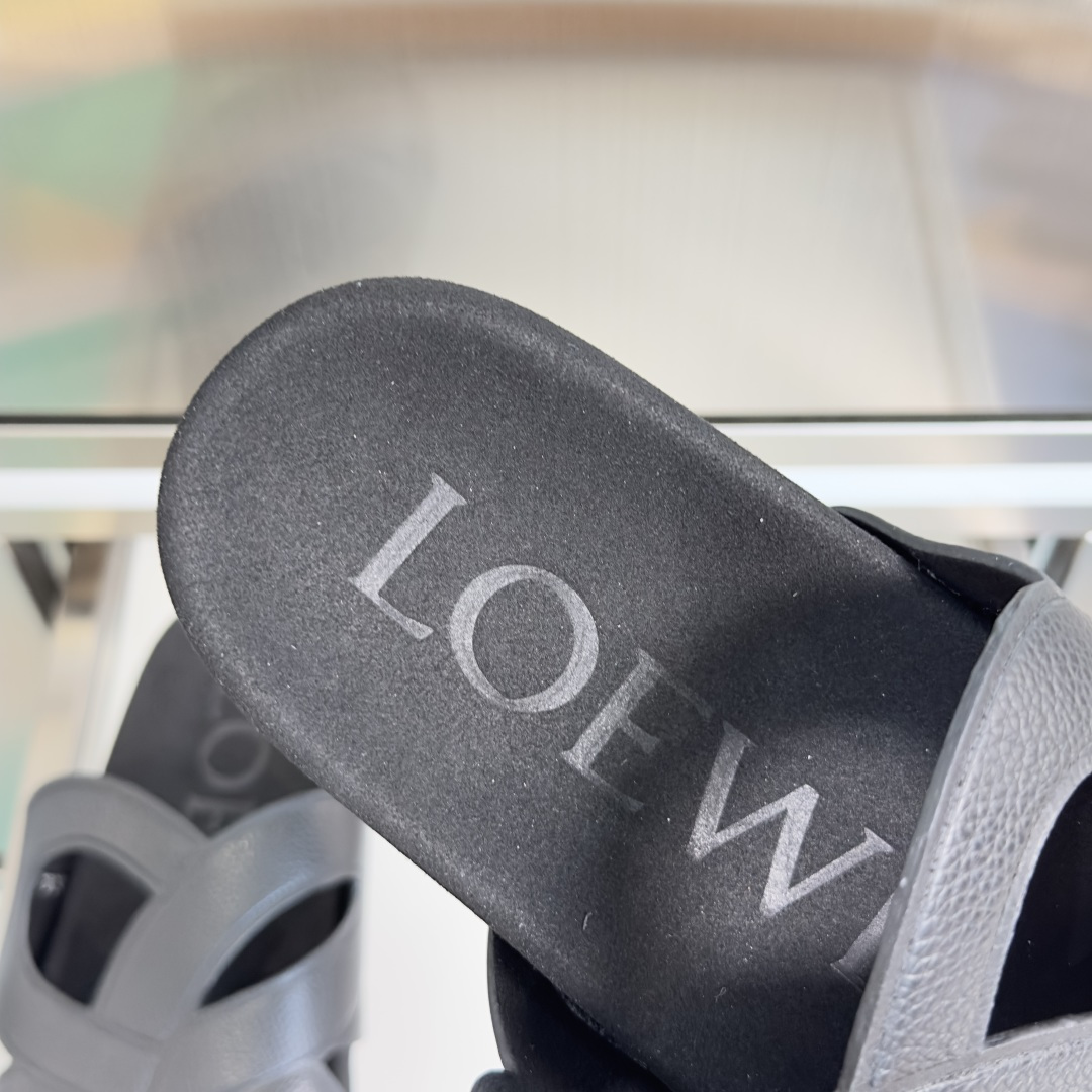 顶级版本：男款Loewe罗意威 最新Ease Monogram 系列 厚底 凉鞋 拖鞋Anagram镂空