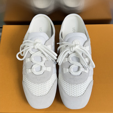 顶级版本:女款LV路易威登 L家 驴牌 最新Sneakerina系列 情侣款 玛丽珍 芭蕾运动鞋 半拖鞋 顶级版本:女款LV路易威登 L家 驴牌 最新Sneakerina系列 情侣款 玛丽珍 芭蕾运动鞋 半拖鞋