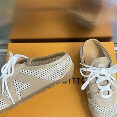 顶级版本:女款LV路易威登 L家 驴牌 最新Sneakerina系列 情侣款 玛丽珍 芭蕾运动鞋 半拖鞋 顶级版本:女款LV路易威登 L家 驴牌 最新Sneakerina系列 情侣款 玛丽珍 芭蕾运动鞋 半拖鞋