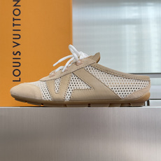 顶级版本:女款LV路易威登 L家 驴牌 最新Sneakerina系列 情侣款 玛丽珍 芭蕾运动鞋 半拖鞋 顶级版本:女款LV路易威登 L家 驴牌 最新Sneakerina系列 情侣款 玛丽珍 芭蕾运动鞋 半拖鞋