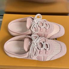 顶级版本:女款LV路易威登 L家 驴牌 最新Sneakerina系列 情侣款 玛丽珍 芭蕾运动鞋 半拖鞋 顶级版本:女款LV路易威登 L家 驴牌 最新Sneakerina系列 情侣款 玛丽珍 芭蕾运动鞋 半拖鞋