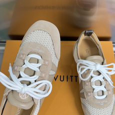 顶级版本:女款LV路易威登 L家 驴牌 最新Sneakerina系列 情侣款 玛丽珍 芭蕾运动鞋 半拖鞋 顶级版本:女款LV路易威登 L家 驴牌 最新Sneakerina系列 情侣款 玛丽珍 芭蕾运动鞋 半拖鞋