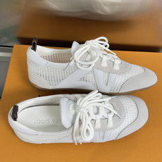 顶级版本:女款LV路易威登 L家 驴牌 最新Sneakerina系列 情侣款 玛丽珍 芭蕾运动鞋 半拖鞋 顶级版本:女款LV路易威登 L家 驴牌 最新Sneakerina系列 情侣款 玛丽珍 芭蕾运动鞋 半拖鞋