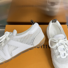 顶级版本:女款LV路易威登 L家 驴牌 最新Sneakerina系列 情侣款 玛丽珍 芭蕾运动鞋 半拖鞋 顶级版本:女款LV路易威登 L家 驴牌 最新Sneakerina系列 情侣款 玛丽珍 芭蕾运动鞋 半拖鞋