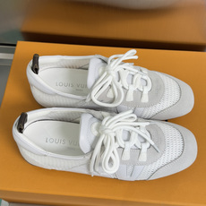 顶级版本:女款LV路易威登 L家 驴牌 最新Sneakerina系列 情侣款 玛丽珍 芭蕾运动鞋 半拖鞋 顶级版本:女款LV路易威登 L家 驴牌 最新Sneakerina系列 情侣款 玛丽珍 芭蕾运动鞋 半拖鞋