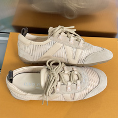 顶级版本:女款LV路易威登 L家 驴牌 最新Sneakerina系列 情侣款 玛丽珍 芭蕾运动鞋 半拖鞋 顶级版本:女款LV路易威登 L家 驴牌 最新Sneakerina系列 情侣款 玛丽珍 芭蕾运动鞋 半拖鞋