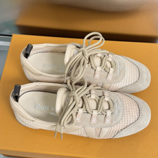 顶级版本:女款LV路易威登 L家 驴牌 最新Sneakerina系列 情侣款 玛丽珍 芭蕾运动鞋 半拖鞋 顶级版本:女款LV路易威登 L家 驴牌 最新Sneakerina系列 情侣款 玛丽珍 芭蕾运动鞋 半拖鞋