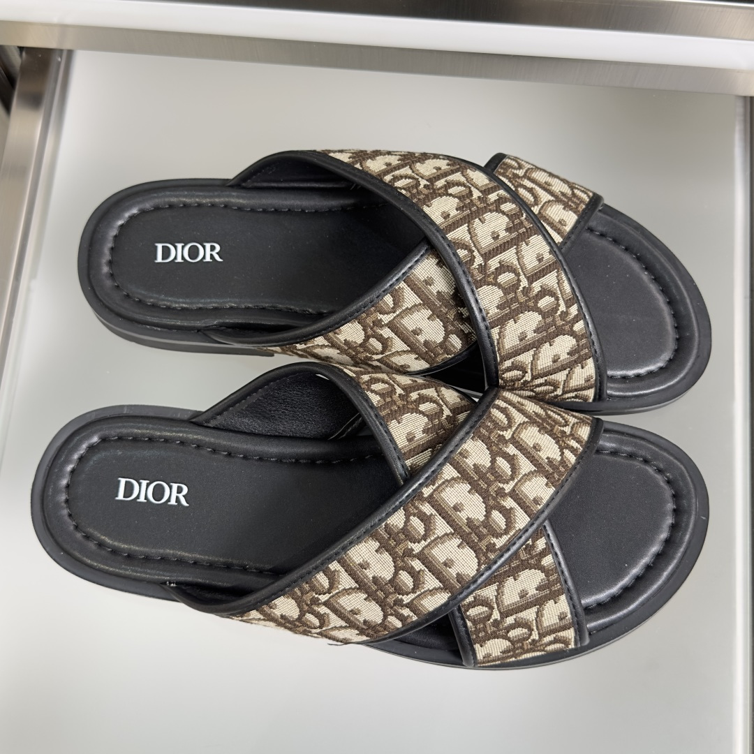 顶级版本：男款Dior迪奥 最新Alias系列 一字拖 夹脚 交叉凉鞋 拖鞋这款 Dior Alias 