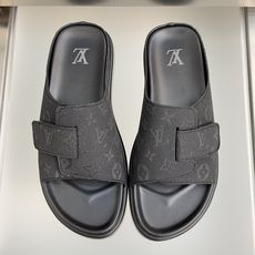 顶级版本:男款LV 路易威登 L家 驴牌Venice系列 魔术贴 厚底 凉拖鞋本款 LV Venice 顶级版本:男款LV 路易威登 L家 驴牌Venice系列 魔术贴 厚底 凉拖鞋本款 LV Venice