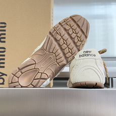 顶级版本:情侣款缪缪MiuMiu x New Balance NB530 情侣款 休闲 运动鞋 阿甘鞋 顶级版本:情侣款缪缪MiuMiu x New Balance NB530 情侣款 休闲 运动鞋 阿甘鞋