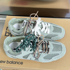 顶级版本:情侣款缪缪MiuMiu x New Balance NB530 情侣款 休闲 运动鞋 阿甘鞋 顶级版本:情侣款缪缪MiuMiu x New Balance NB530 情侣款 休闲 运动鞋 阿甘鞋