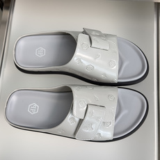 顶级版本:男款Philipp Plein 德国 轻奢 骷髅头 厚底 一字 交叉凉鞋 拖鞋Philipp 顶级版本:男款Philipp Plein 德国 轻奢 骷髅头 厚底 一字 交叉凉鞋 拖鞋Philipp